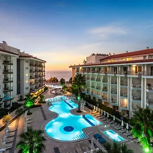 Ramada & By Wyndham 4* Kusadası
